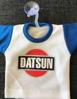 DATSUN-mini-t-paita imukupilla