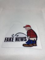 Donald Trump -Fake news -tarra, 8 x 9,5 cm